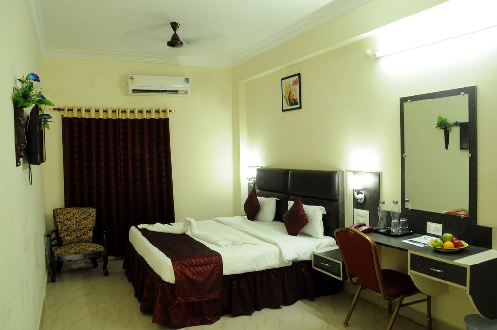 Vihas Inn Tirupati Esterno foto