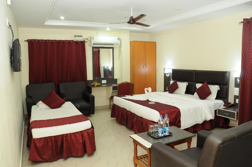 Vihas Inn Tirupati Esterno foto