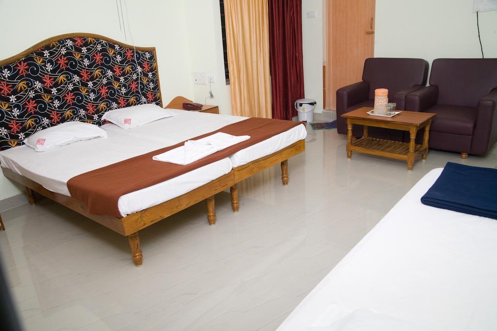 Vihas Inn Tirupati Esterno foto